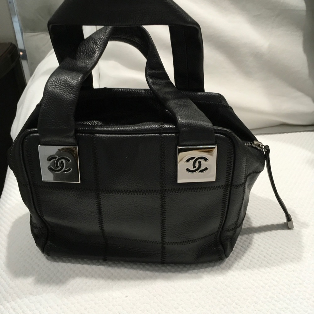 CHANEL HAND BAG